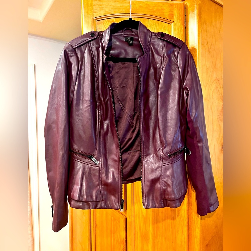 GILI vegan leather Burgundy jacket. Size 12